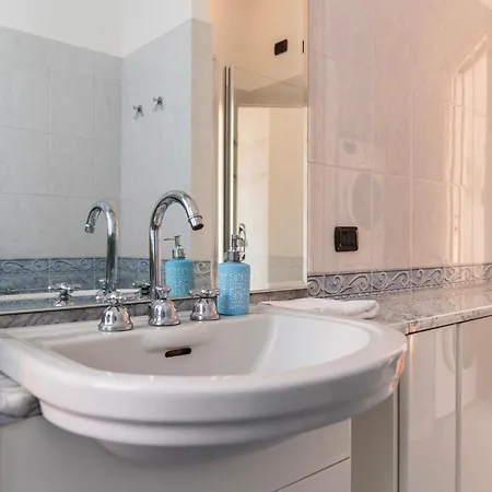 Apartment Youhosty - Cechov 21 Milan